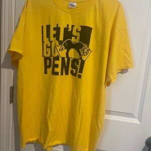 Gildan Yellow Let's Go Pens Men's T-Shirt Sz XL Short Sleeve